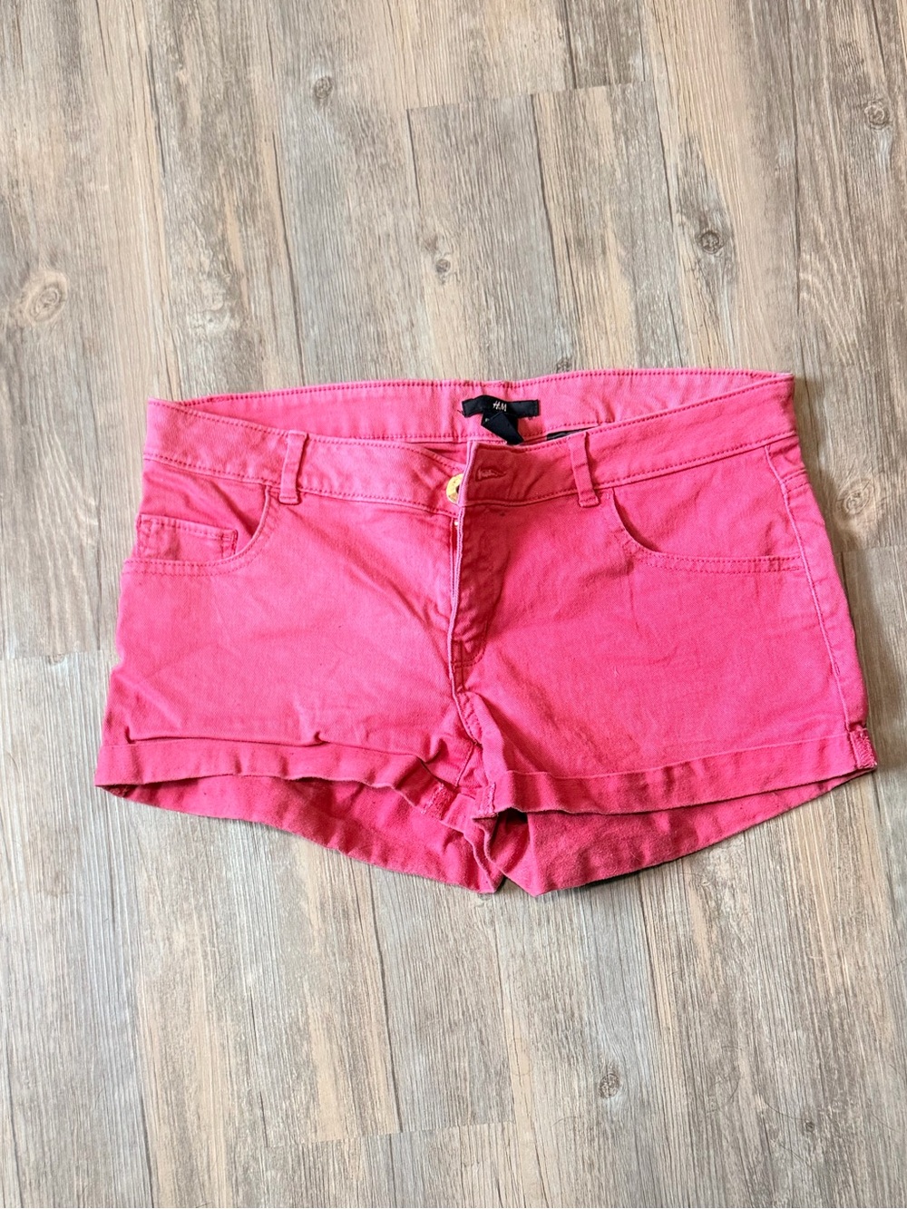 H&M pink denim shorts in size 8